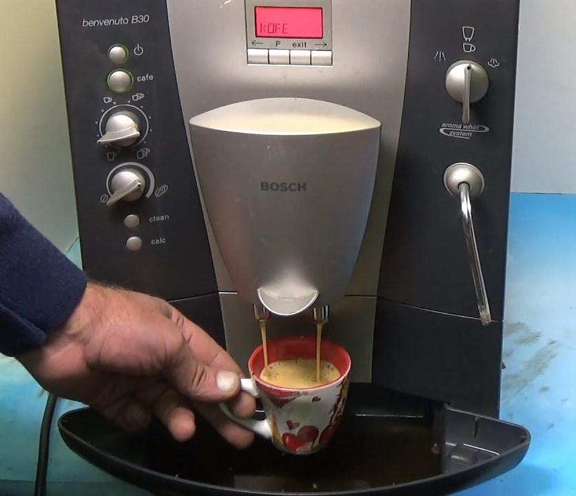 Фото автоматической кофемашины Bosch (Бош) с капучинатором